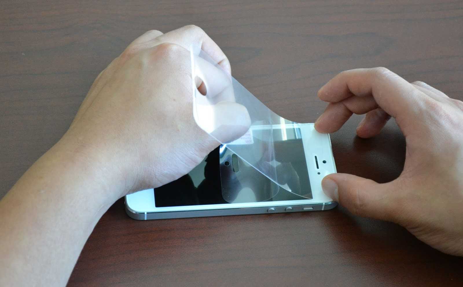 Как качественно переклеить защитное стекло на телефоне повторно самому