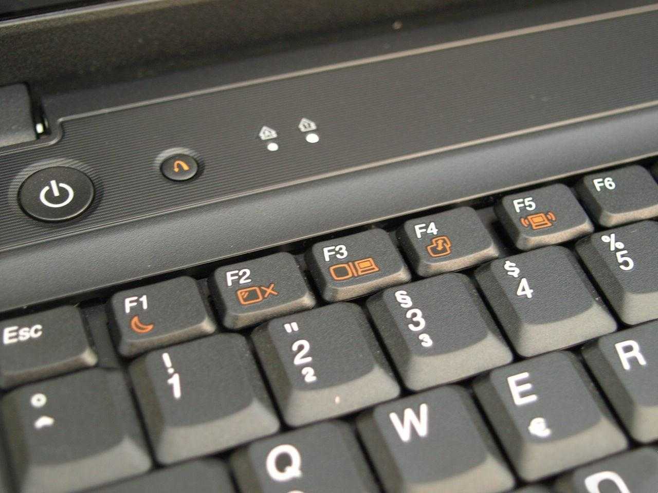 Как можно включить ноутбук. Кнопка включения ноутбука леново. Ноутбуки леново с кнопкой включения на клавиатуре. Кнопка питания на ноутбуке леново. Кнопка novo на ноутбуке Lenovo.