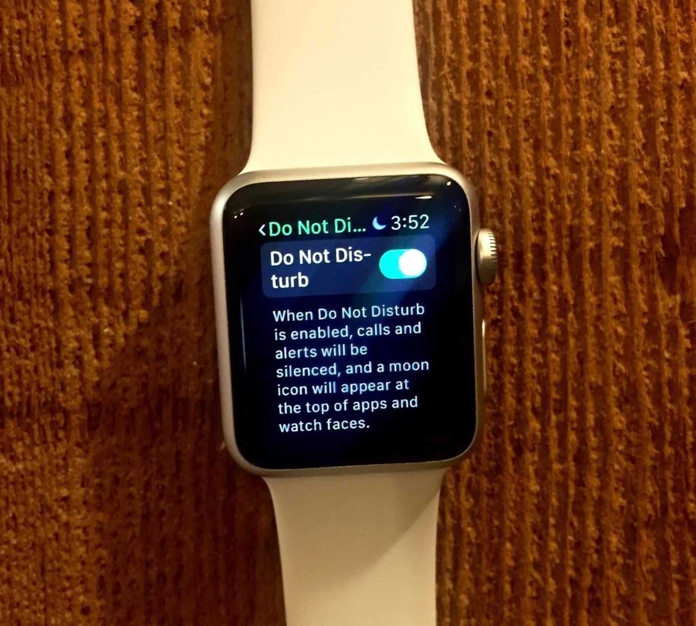 Apple watch battery. Сообщения на Эппл вотч. Apple watch смс. Часы айфон 2023. Уведомления на часы Apple watch.