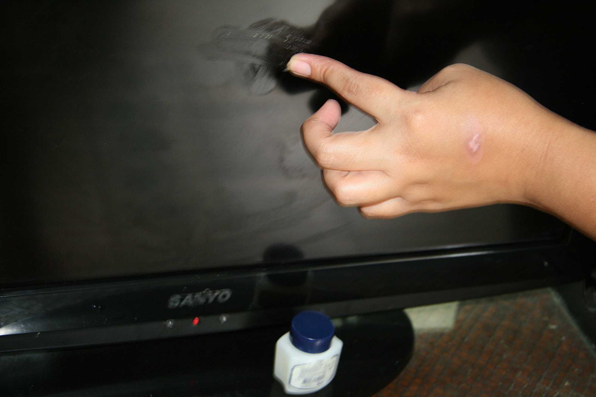 Как убрать царапины с жк экрана телевизора в домашних условиях