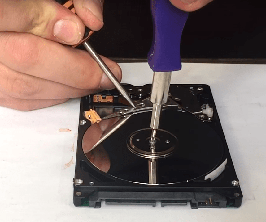 Что делать, если щёлкает жёсткий диск, как это устранить