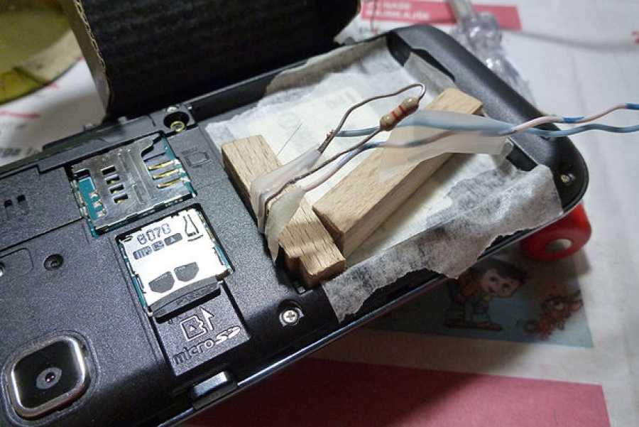Как зарядить несъемную батарею телефона