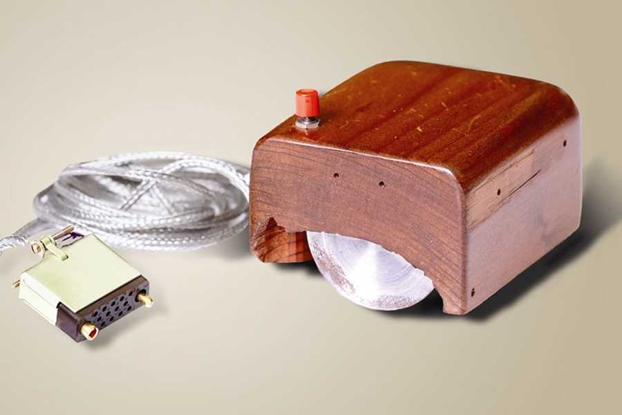 Дуглас энгельбарт. кто изобрел первую компьютерную мышь?