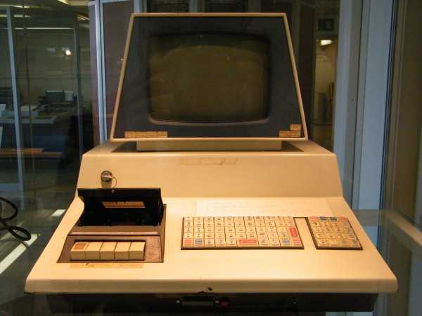 Самый первый компьютер в мире — кто его изобрел и когда он появился?